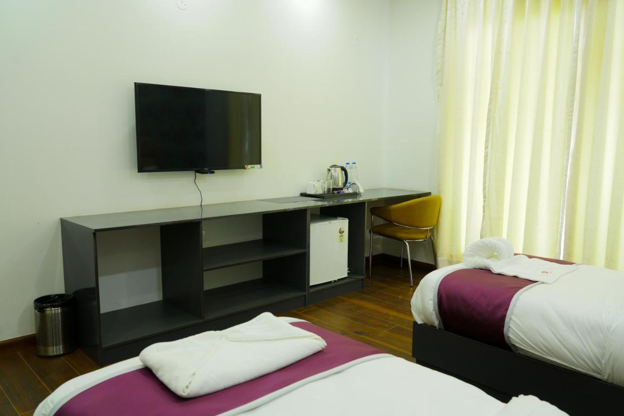 Lime Tree Hotel Pulkit Gurgaon-Artemis Hospital, Nearest Metro Huda City Centre Kültér fotó