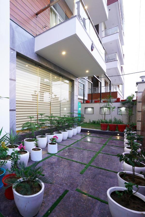 Lime Tree Hotel Pulkit Gurgaon-Artemis Hospital, Nearest Metro Huda City Centre Kültér fotó